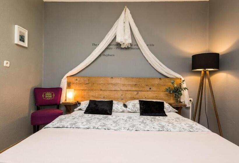 Апартаменты 1 Спальня, Alaburic Rooms & Apartment