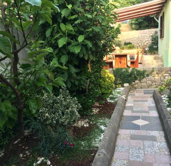اتاق استاندارد, Alaburic Rooms & Apartment