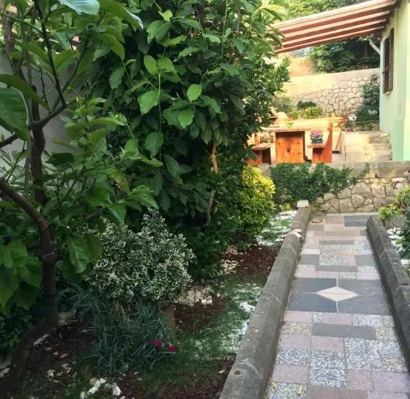 اتاق استاندارد, Alaburic Rooms & Apartment