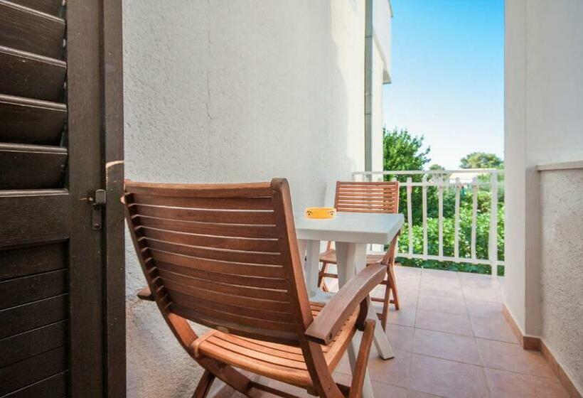 Номер Стандарт с Балконом Вид на Сад, Villa Daniela