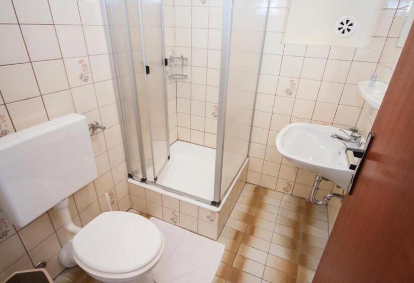 Номер Стандарт с Балконом Вид на Сад, Villa Daniela