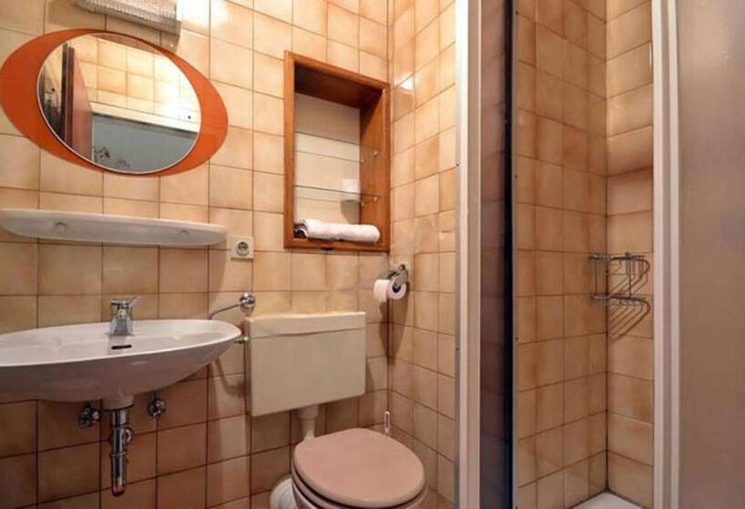 Номер Стандарт с Балконом Вид на Сад, Villa Daniela