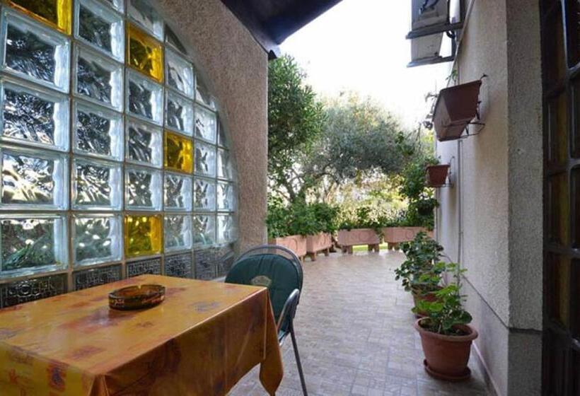 Апартаменты 1 Спальня с Террасой, Villa Daniela