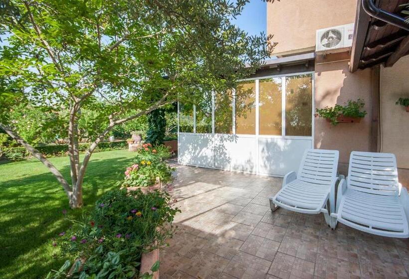 Апартаменты 1 Спальня с Террасой, Villa Daniela