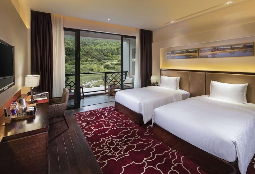 디럭스 룸, Hilton Linzhi Resort