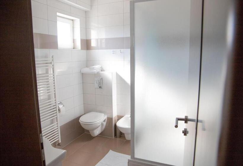 １ベッドルームアパートメント, Art