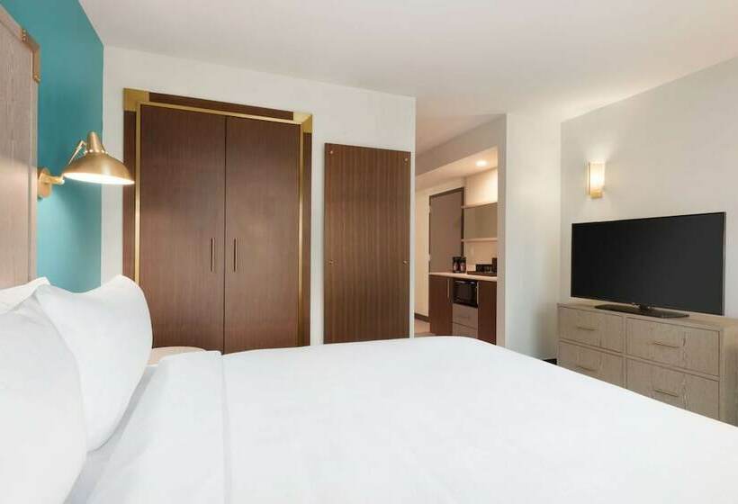 Люкс, Embassy Suites By Hilton Boulder