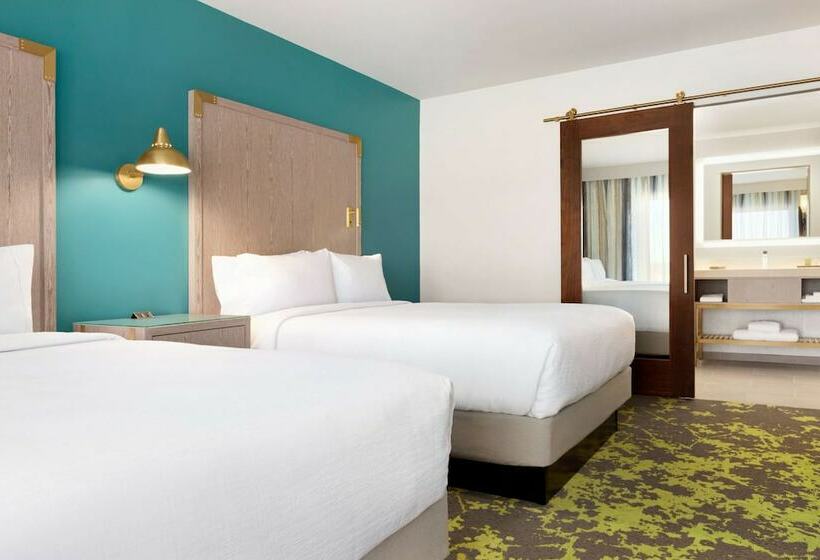 Люкс, Embassy Suites By Hilton Boulder