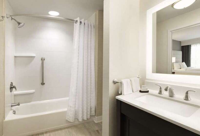 جناح مزوَّد بشرفة, Embassy Suites By Hilton Boulder