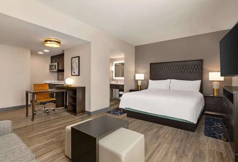 キングサイドベッドのスタンダードワンルーム, Embassy Suites By Hilton Boulder