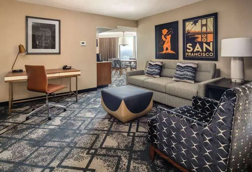 スイート, Embassy Suites By Hilton Boulder