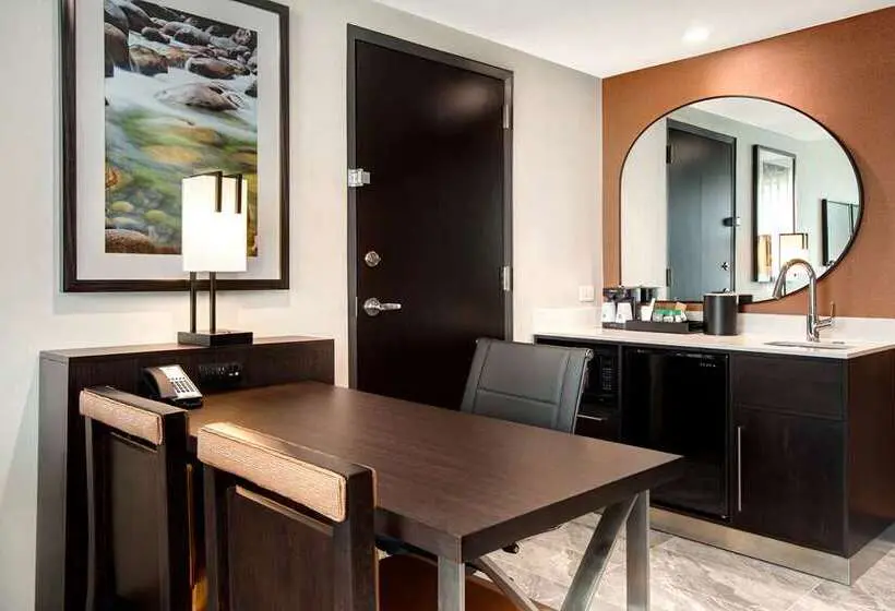 سوئیت 2 خوابه, Embassy Suites By Hilton College Station, Tx