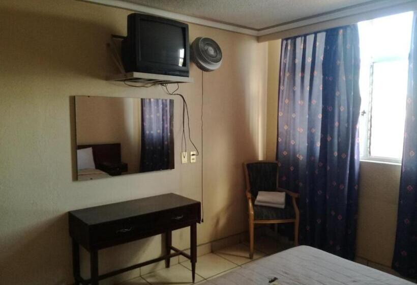 غرفة ديلوكس, Estación