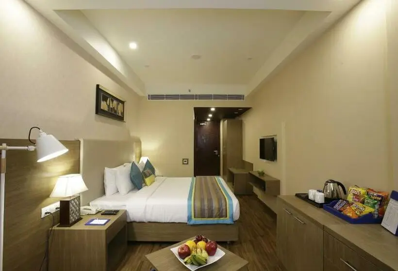キングサイズベッドのスーペリアルーム, Golden Tulip Suites Gurgaon