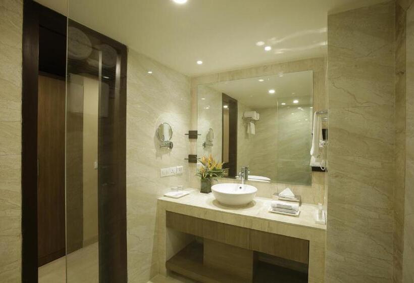 اتاق لوکس, Golden Tulip Suites Gurgaon