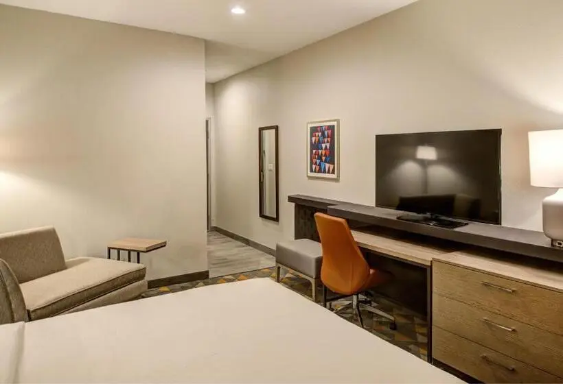 Standard-huone King-vuode, Holiday Inn Hotel & Suites Houston West Katy Mills, An Ihg