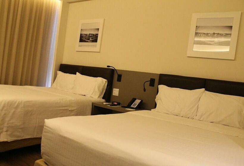 Номер Стандарт 2 Двуспальные Кровати, Holiday Inn Goiania, An Ihg