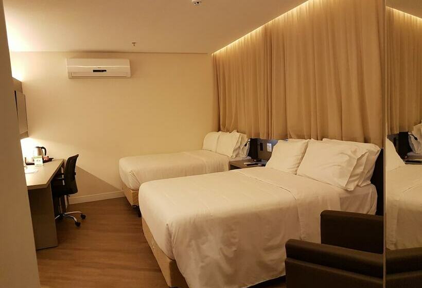 Номер Стандарт 2 Двуспальные Кровати, Holiday Inn Goiania, An Ihg