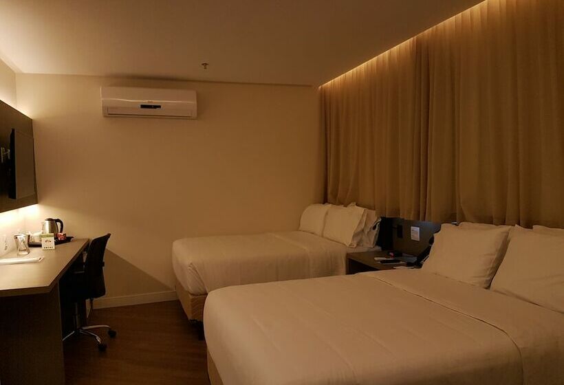 Номер Стандарт 2 Двуспальные Кровати, Holiday Inn Goiania, An Ihg