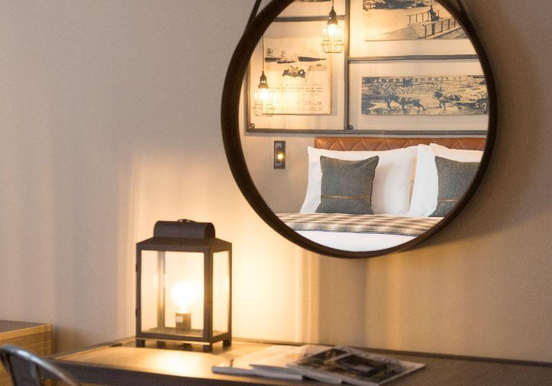 Номер Стандарт, Indigo   Cardiff, An Ihg