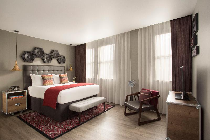 Номер Стандарт, Indigo   Cardiff, An Ihg