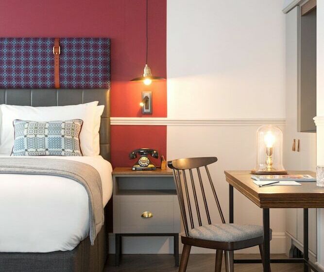 Номер Стандарт, Indigo   Cardiff, An Ihg