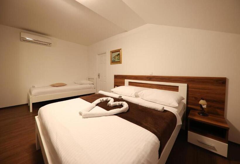 غرفة سوبيريور ثلاثية مطلّة علي البحر, Murter