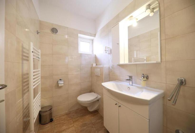 غرفة ديلوكس مطلّة علي البحر مزوَّدة بشُرفة, Murter