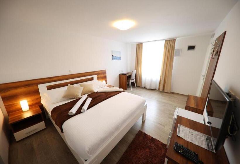 غرفة قياسية, Murter