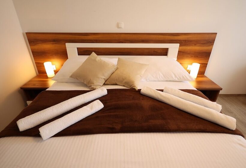 غرفة قياسية, Murter