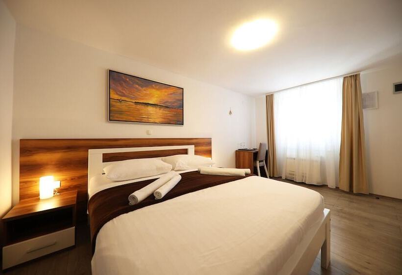 غرفة قياسية, Murter