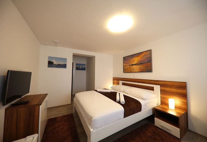 غرفة قياسية, Murter