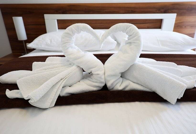 غرفة ديلوكس مطلّة علي البحر مزوَّدة بشُرفة, Murter