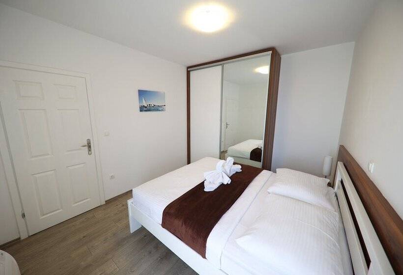 غرفة ديلوكس مطلّة علي البحر مزوَّدة بشُرفة, Murter