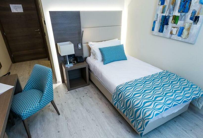 غرفة قياسية فردية مطلة علي البحر, Petrčane