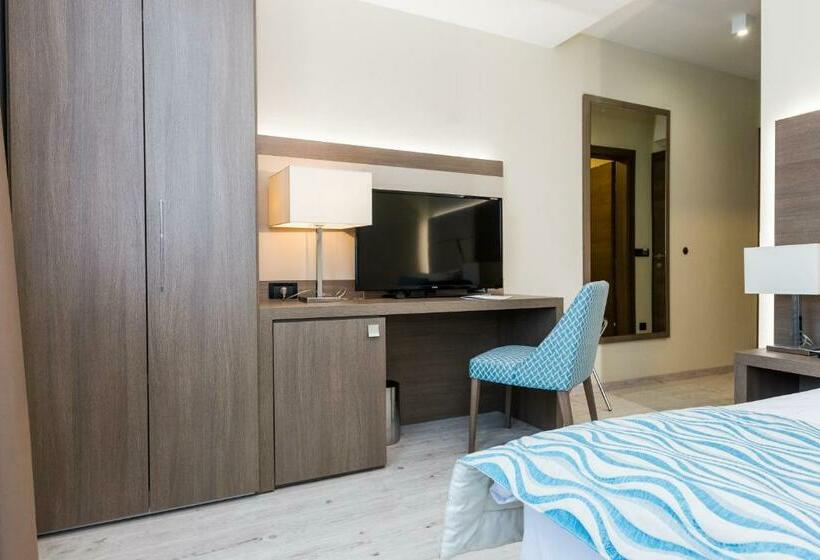 غرفة قياسية فردية مطلة علي البحر, Petrčane