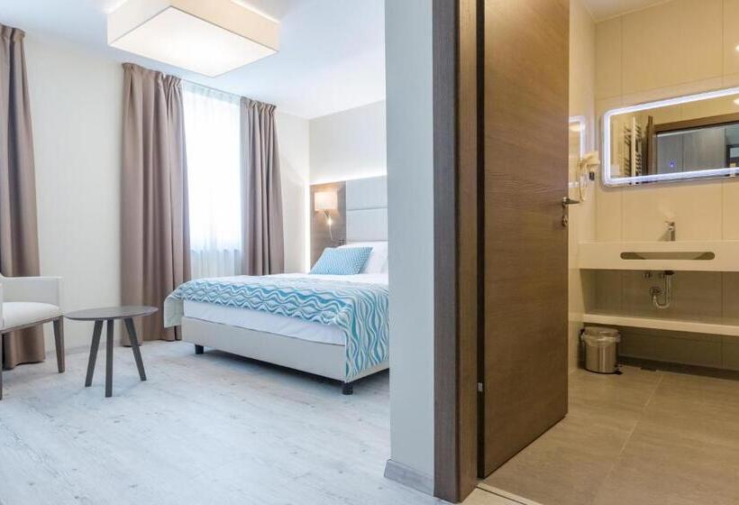 غرفة ديلوكس مطلّة علي البحر, Petrčane