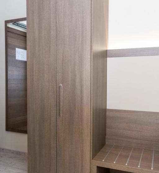 غرفة ديلوكس مطلّة علي البحر, Petrčane