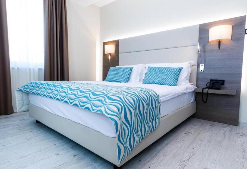 غرفة ديلوكس مطلّة علي البحر, Petrčane