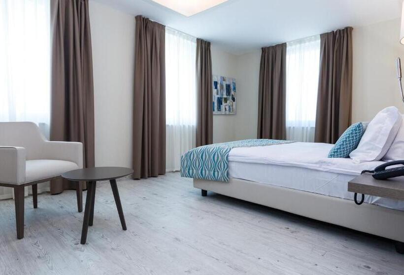 غرفة ديلوكس مطلّة علي البحر, Petrčane