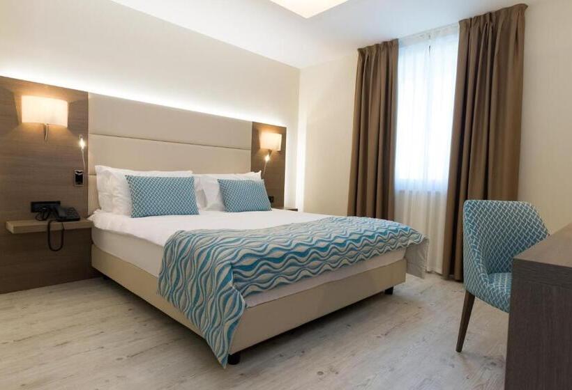 جناح مطلّ علي البحر, Petrčane