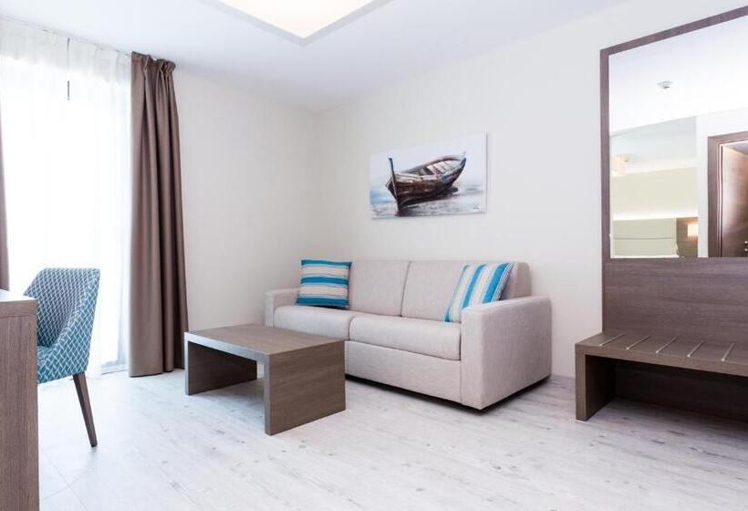 جناح مطلّ علي حمام السباحة, Petrčane