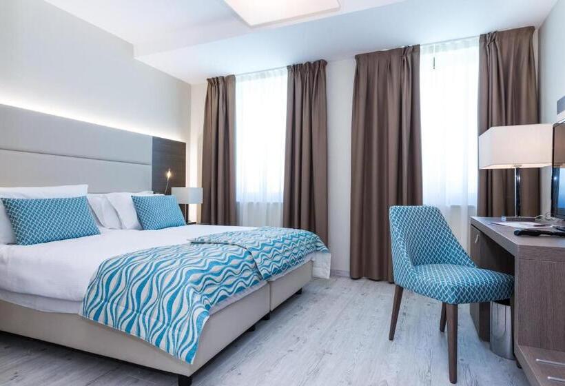 غرفة قياسية, Petrčane