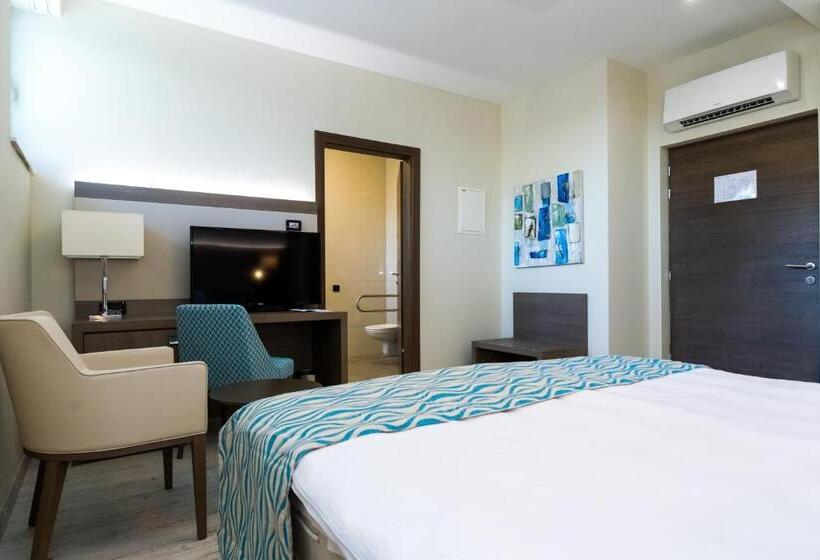 غرفة قياسية لذوى الاحتياجات الخاصة, Petrčane