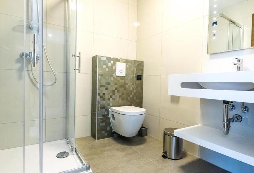 غرفة ديلوكس مزودة بشرفة, Petrčane