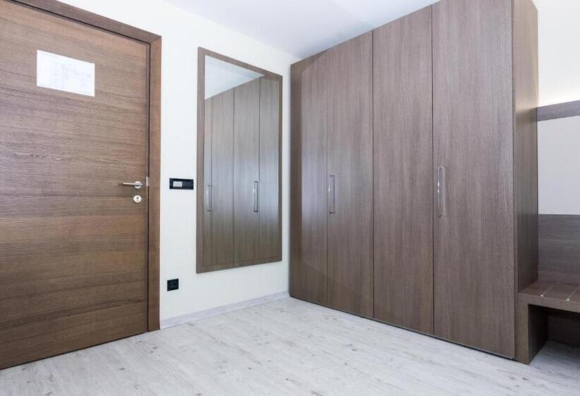 غرفة ديلوكس رباعية, Petrčane