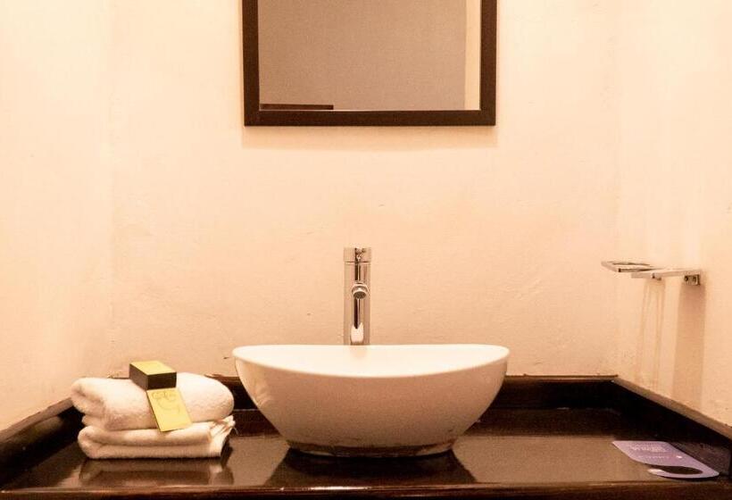 스탠다드 룸 킹사이즈 침대, Tepeyac