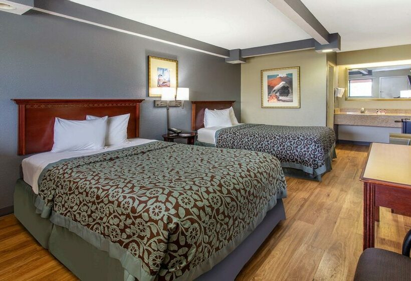 غرفه قياسيه سريرين مزدوجين, Travelodge By Wyndham Chicago   South Holland