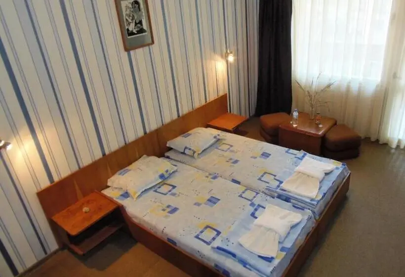 Yhden jaetun makuuhuoneen huoneisto, Atliman Beach Park Hotel