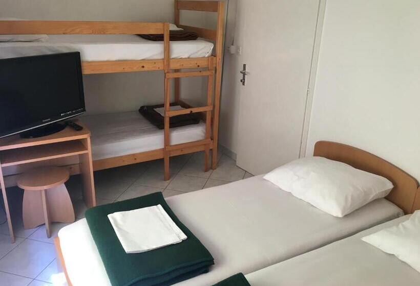 4인용 스탠다드 룸, Hostel Amfora